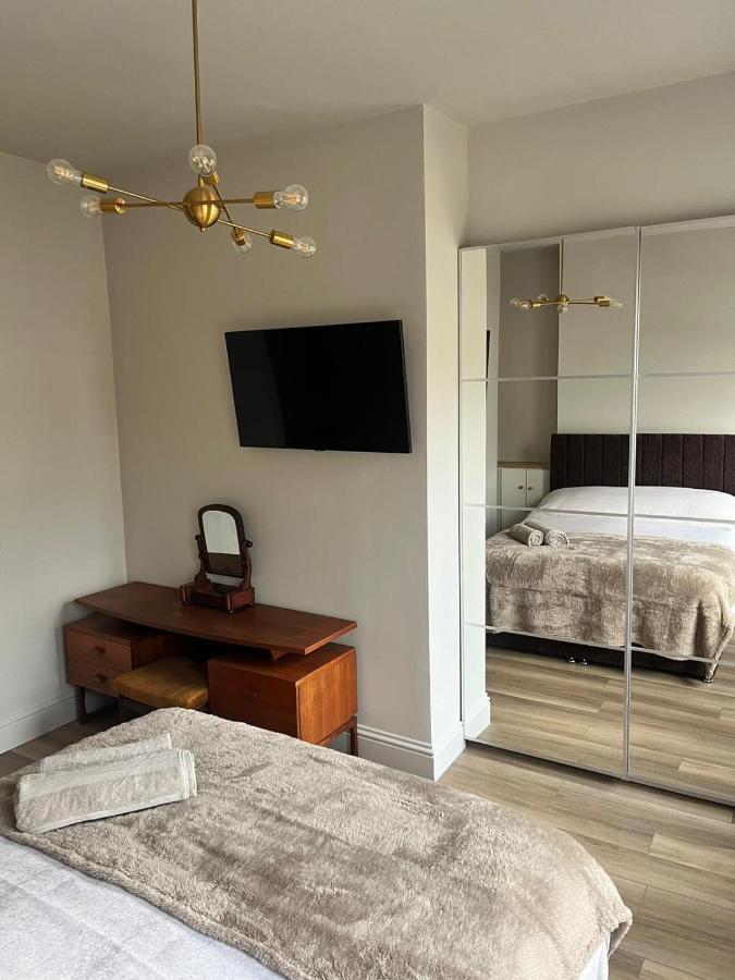 The Curious Apartment, Cheltenham Luaran gambar
