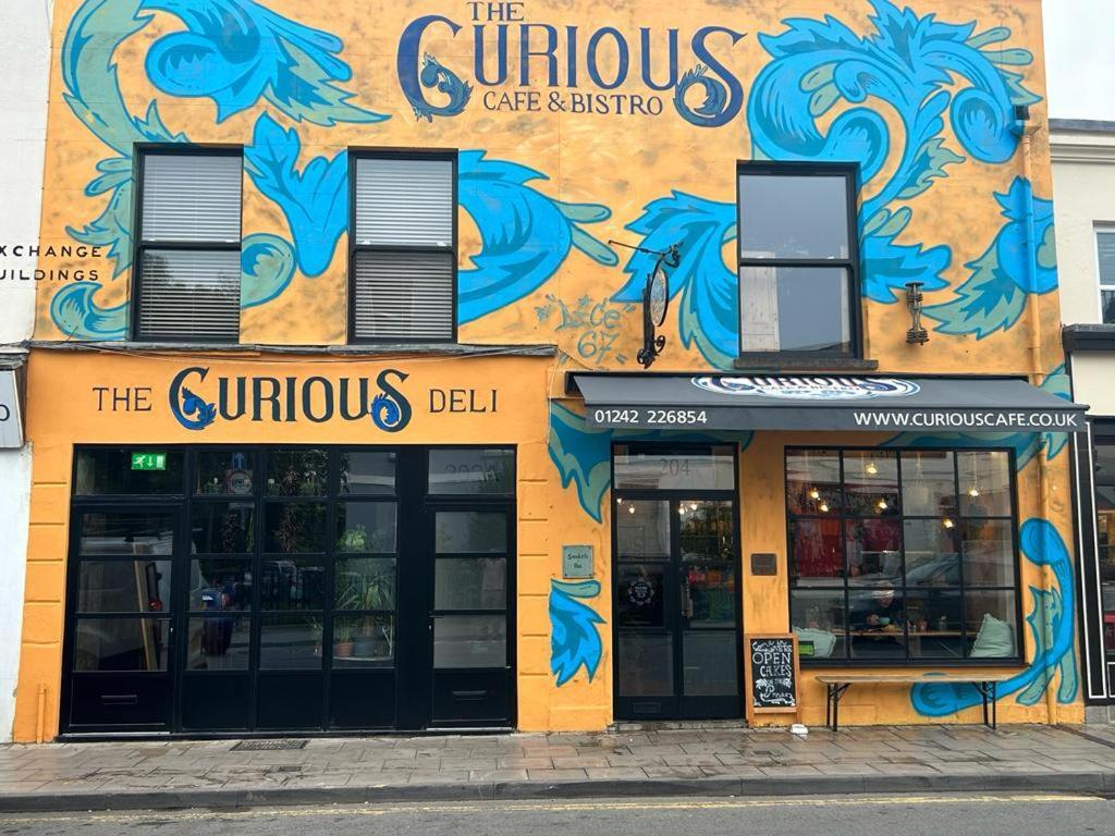 The Curious Apartment, Cheltenham Luaran gambar